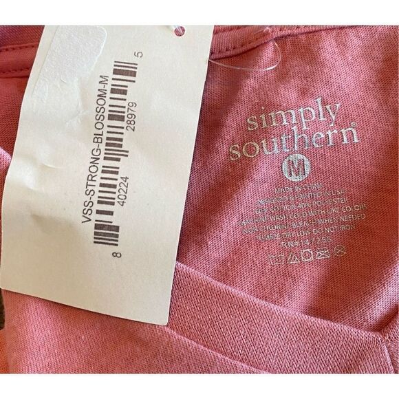 SIMPLY SOUTHERN  MEDIUM “BE STRONG AND COURAGEOUS” Tshirt - Picture 6 of 6